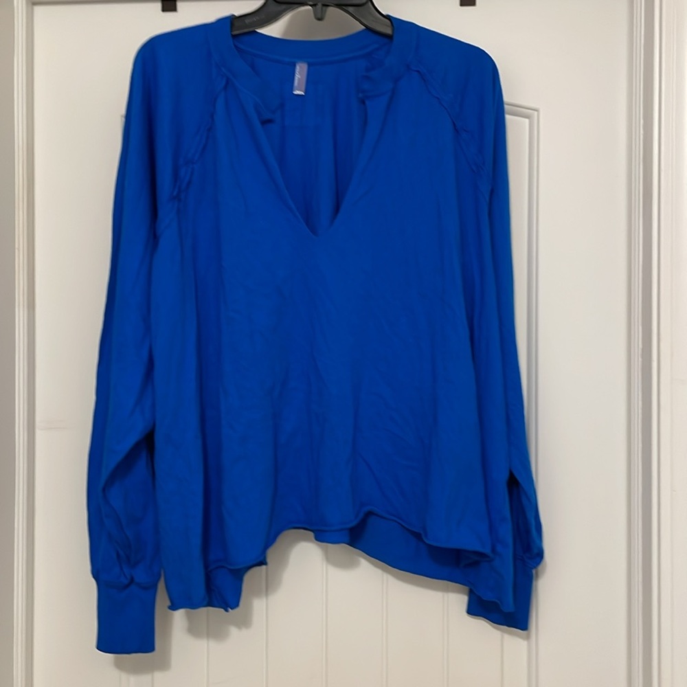 Free People Movement Reflect Layer Long Sleeve Tee in Midatlantic Small - Picture 2 of 7
